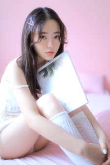 屋顶上的男孩